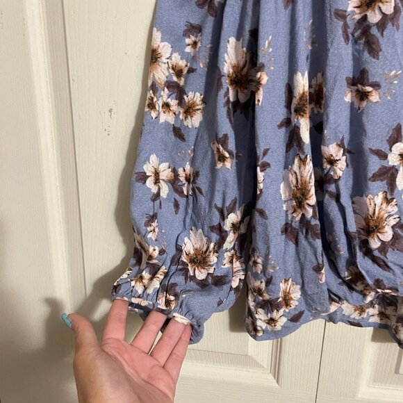 Lush Womens Blue Floral Faux Knot Cold Shoulder Surplus Vneck Blouse Medium - Picture 4 of 6